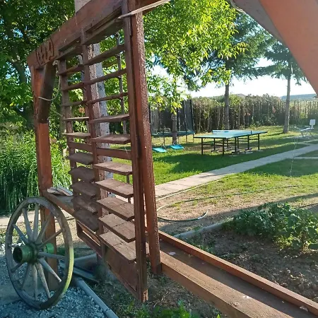 Negy Evszak Videki Nature Friendly