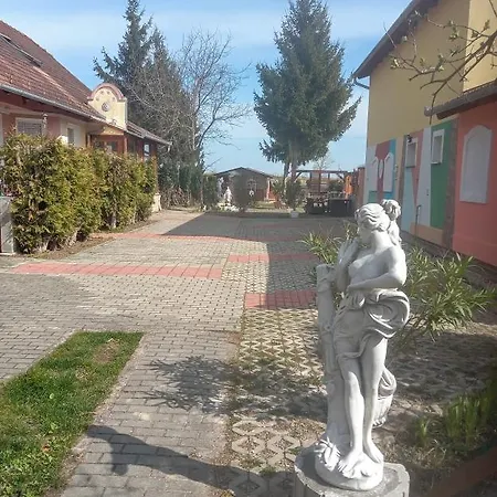 Negy Evszak Vendeghaz 公寓 Lukácsháza